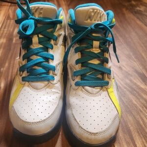 Teal and white Nike US 6.5